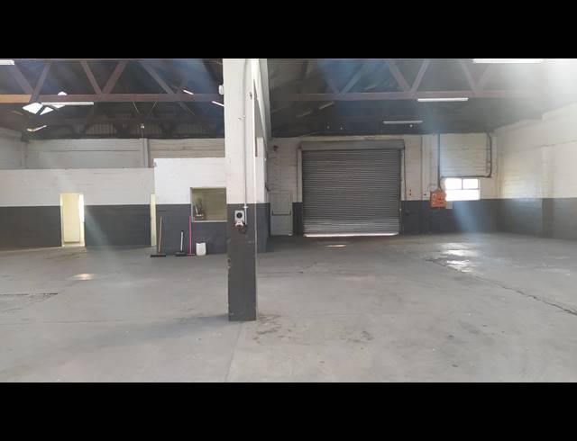 1,058M² WAREHOUSE TO LET IN EPPING INDUSTRIAL